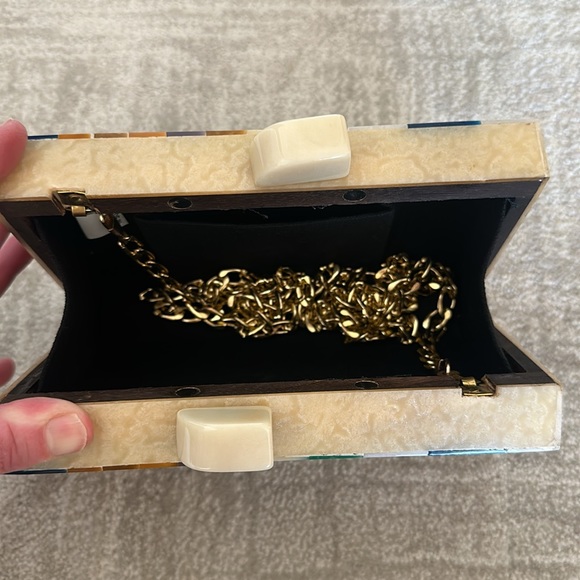 Clutch with removable strap - Picture 2 of 4